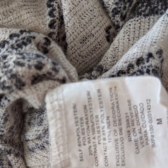 Cold Shoulder Top - Picture 5 of 6